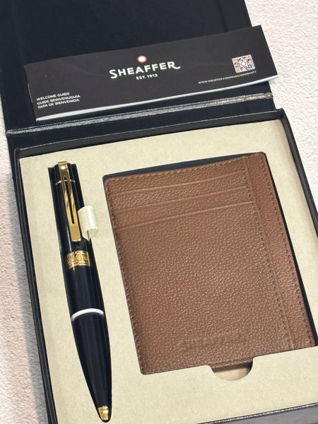 画像をギャラリービューアに読み込む, Sheaffer 300 E9325 Rollerball Pen Gift Set - Glossy Black with Gold-tone Trims with Card Case Bundle