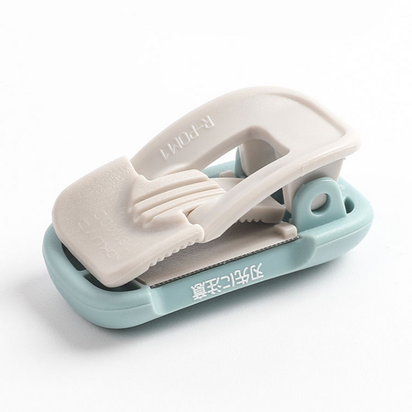 Load image into Gallery viewer, (DC) Kokuyo Me Clip-Type Tape Cutter (10-15mm) - Grayish Black