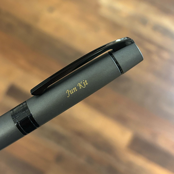 画像をギャラリービューアに読み込む, Sheaffer 300 E9345 Rollerball Pen - Matte Gray Lacquer with Polished Black Trims