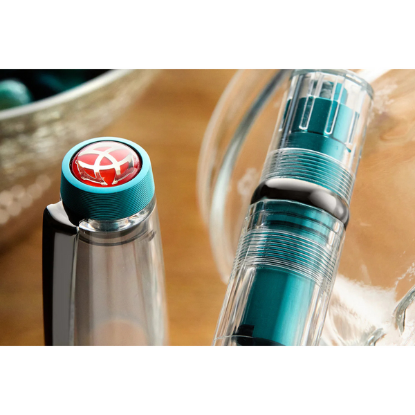 Load image into Gallery viewer, TWSBI Diamond 580 AL R Fountain Pen - Caribbean with Onyx