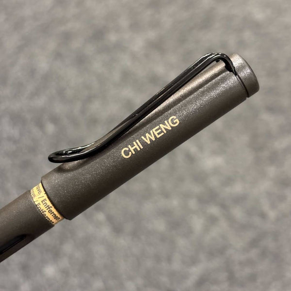 Load image into Gallery viewer, Personalized Name Engraving On Lamy Safari Fountain Pen Umbra