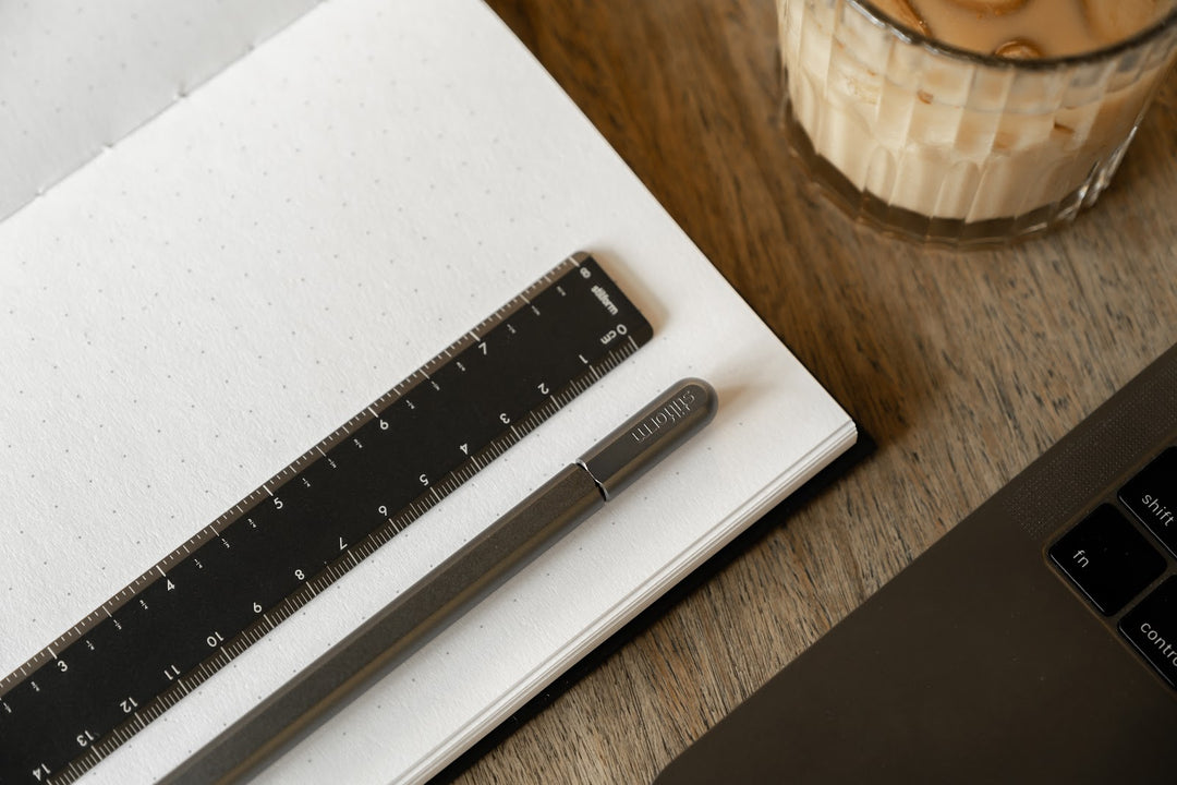 Stilform Aluminium Ruler 20 cm – Warp Black