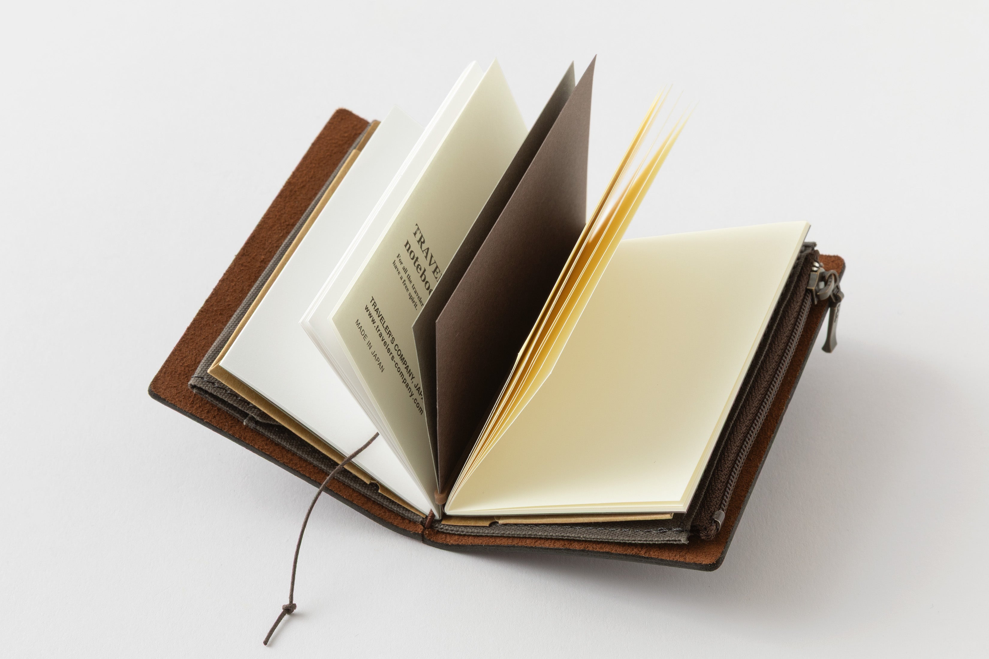 TRAVELER'S COMPANY 20th Anniversary Card Size Set, Brown – Cityluxe