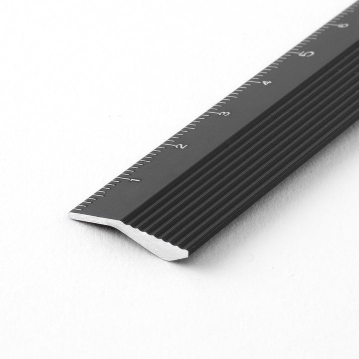 Midori Aluminum Ruler 15cm - Black — in use