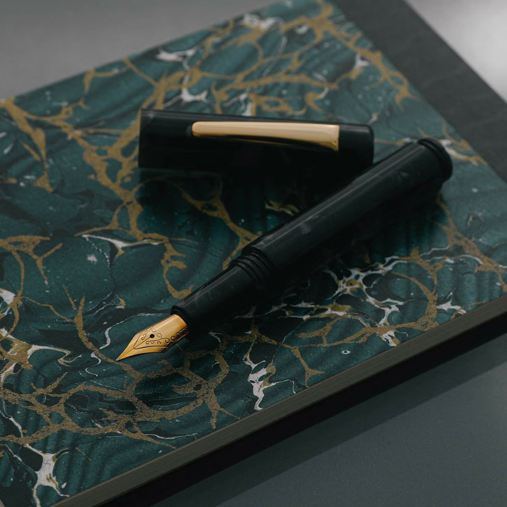 Hightide Attaché Marbled Fountain Pen - Black