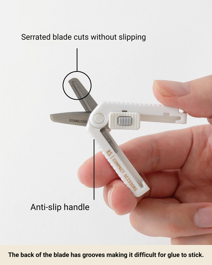 Midori XS Compact Scissors Serrated Black — with packaging