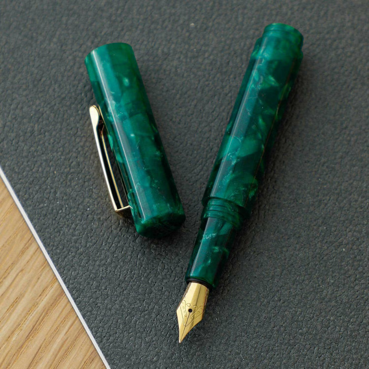 Hightide Attaché Marbled Fountain Pen - Green
