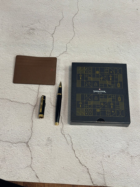 将图片加载到图库查看器，Sheaffer 300 E9325 Rollerball Pen Gift Set - Glossy Black with Gold-tone Trims with Card Case Bundle
