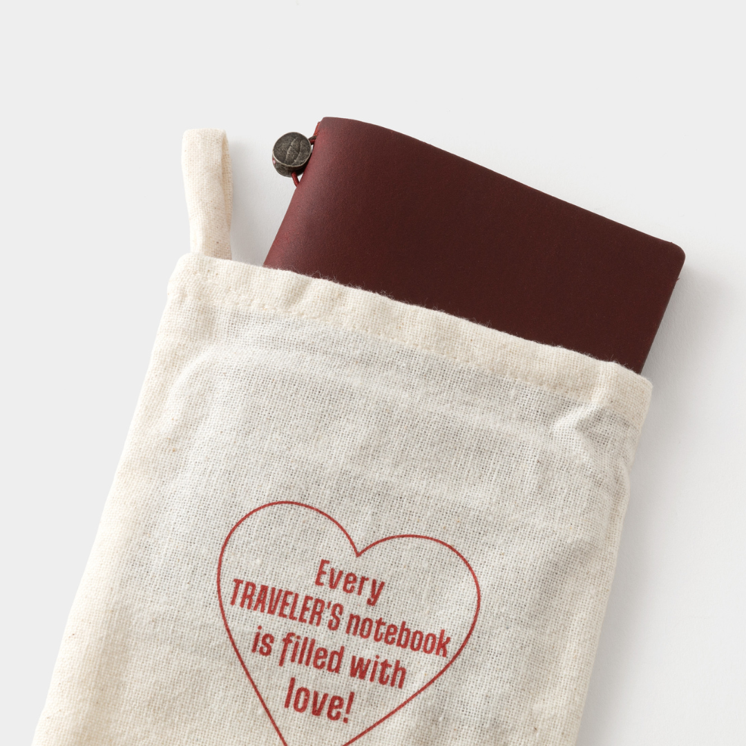 TRAVELER's notebook Passport Size LOVE AND TRIP - Red