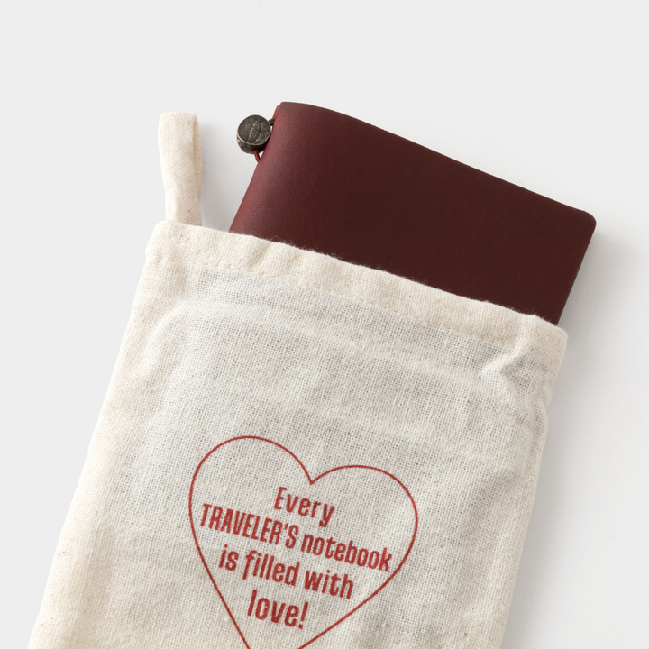 TRAVELER's notebook Passport Size LOVE AND TRIP - Red