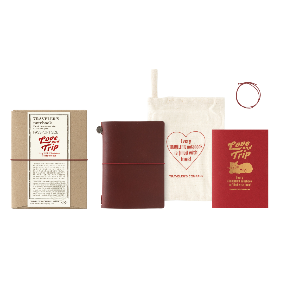 TRAVELER's notebook Passport Size LOVE AND TRIP - Red