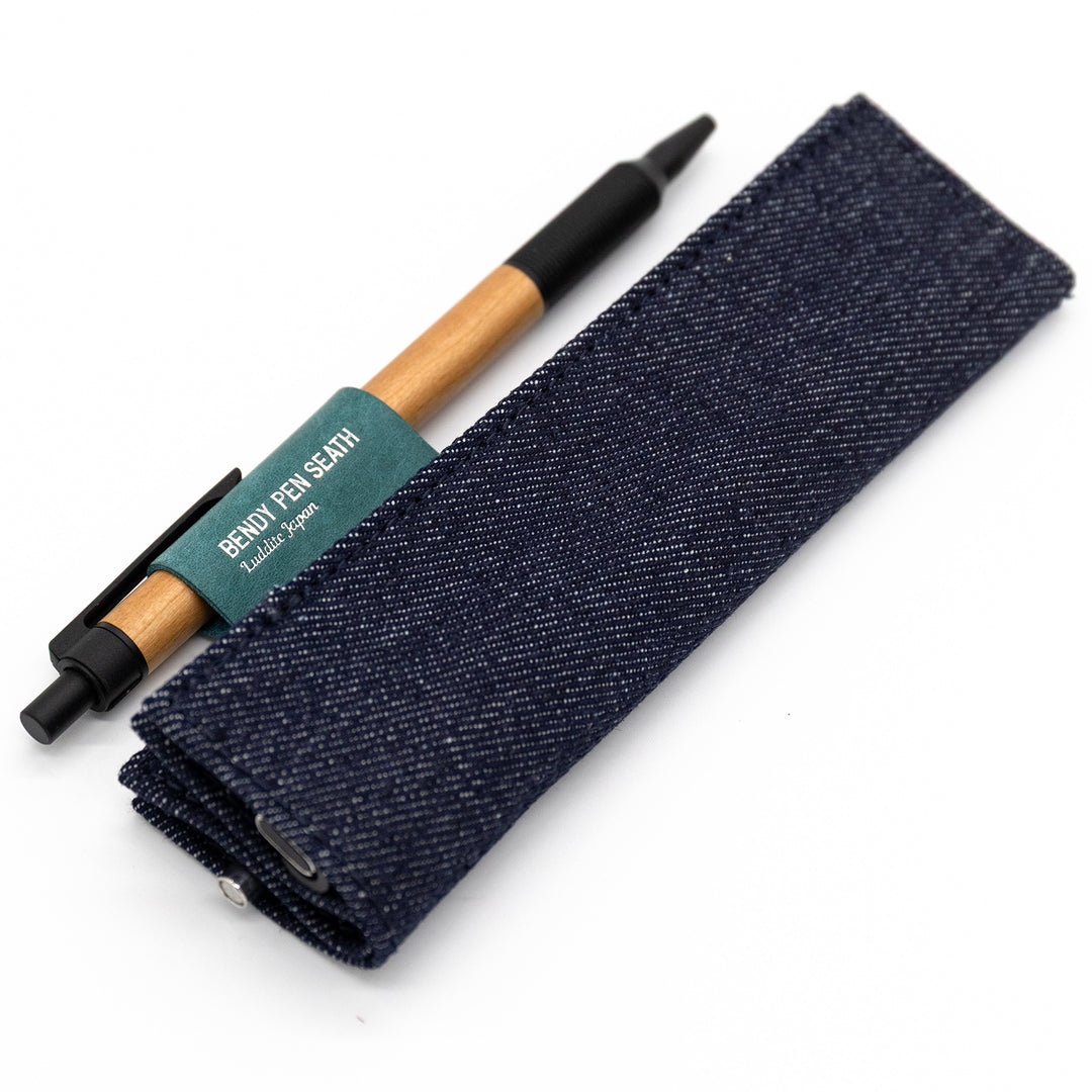 Luddite Denim×MAYA Bendy Pen Sheath 2+1 - Denim — tip detail