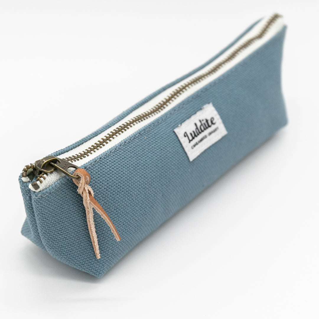 Luddite Kurashiki Canvas Pen Case S - Blue Gray — tip detail