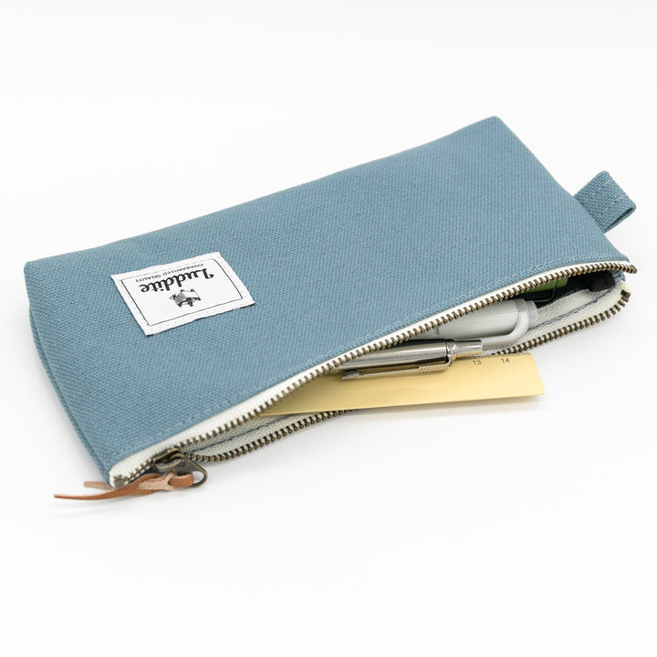Luddite Kurashiki Canvas Pen Case M - Blue Gray — barrel detail