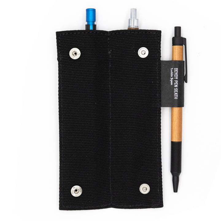 Luddite Canvas×MAYA Bendy Pen Sheath 2+1 - Black — barrel detail