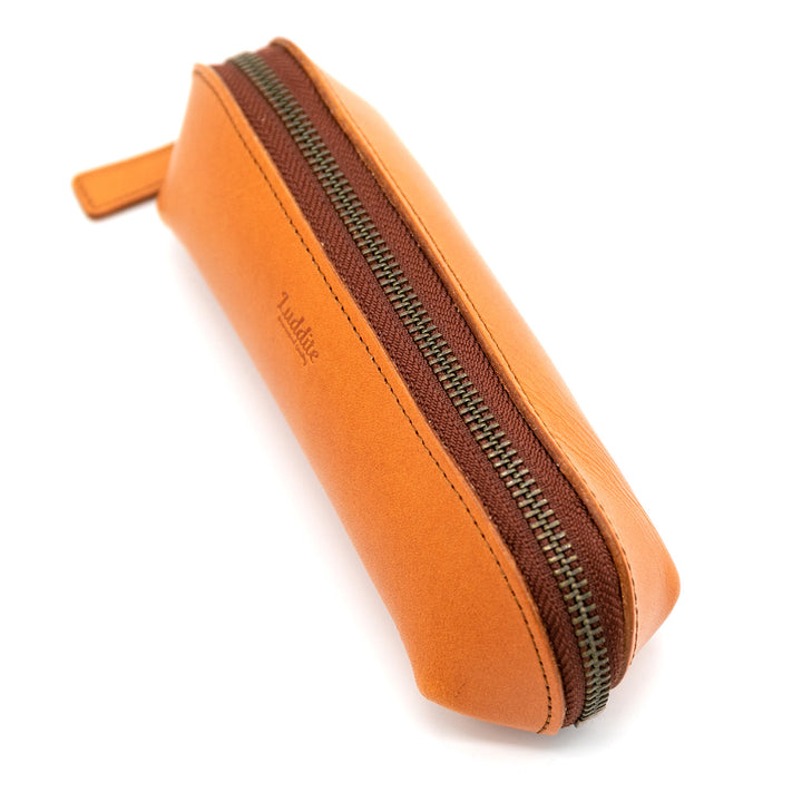 Luddite Trattoria Leather Pen Case - Camel — tip detail