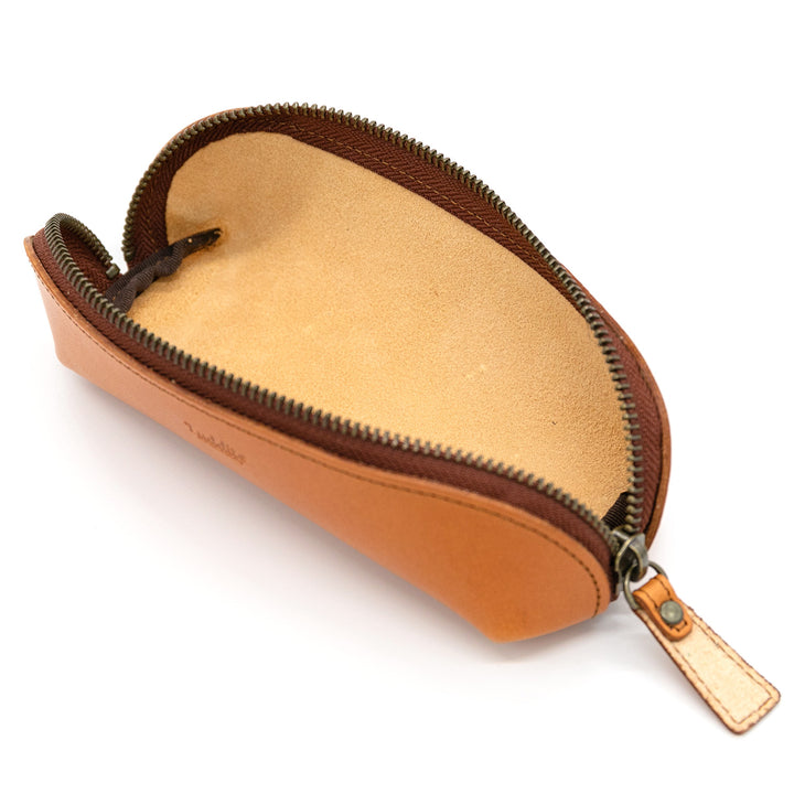 Luddite Trattoria Leather Pen Case - Camel — writing at an angle