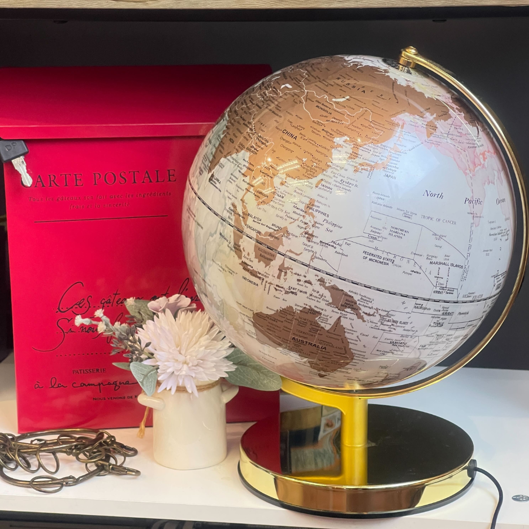 Luxo Painting Globe, Gold Base, Led Light - 25cm — with packaging