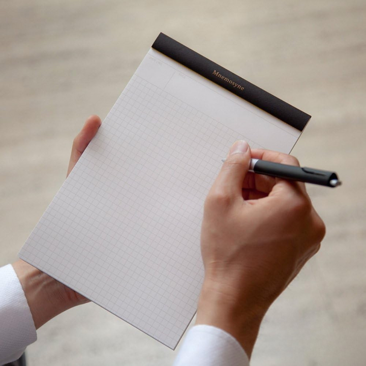 Maruman Mnemosyne A4 Notepad - Graph (Black)
