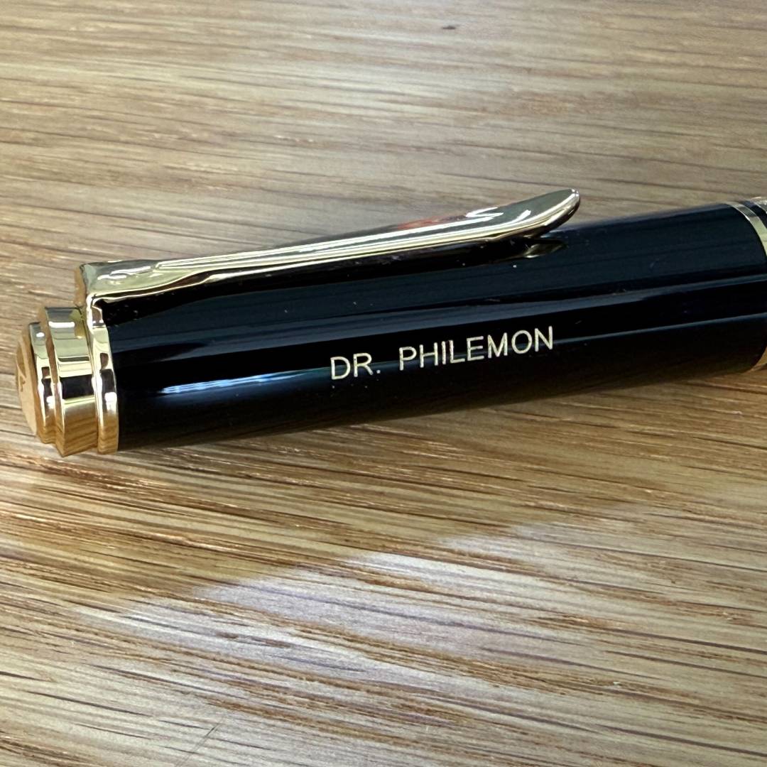 Personalized Name Engraving On Pelikan Souverän® M800 Fountain Pen Black-Green