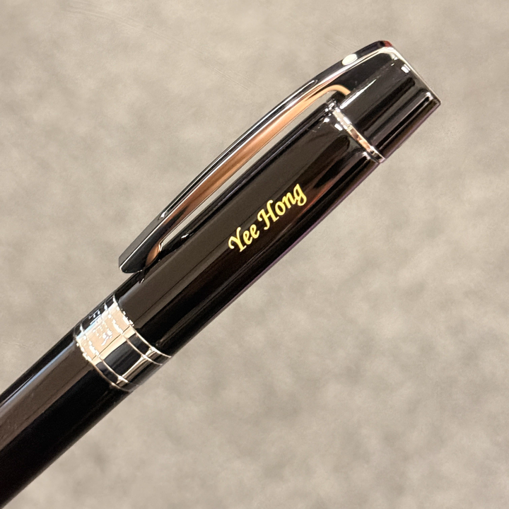 Personalised name engraving on Sheaffer 300 E9312 Glossy Black with Chrome Trims Rollerball Pen — Cityluxe