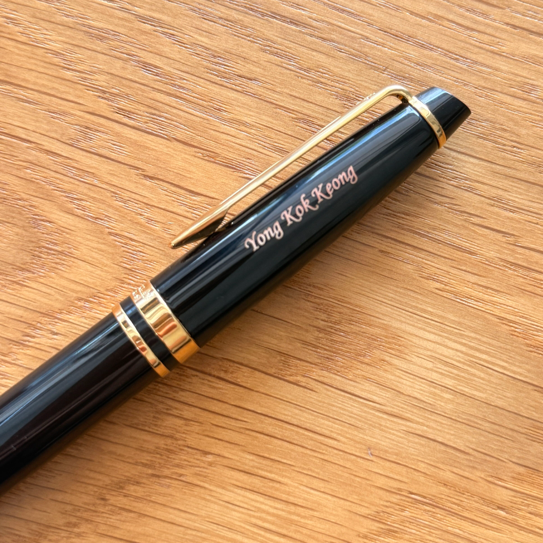 Personalised name engraving on Waterman Expert3 Laque Black GT Fountain Pen