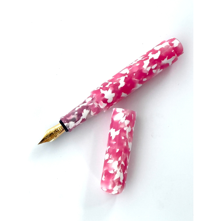 Onishi Hand Made POCKET Fountain Pen (NEW!) - Sakura Pink — nib close-up