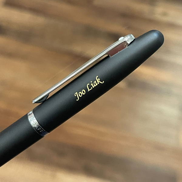 将图片加载到图库查看器，Sheaffer VFM E9405 Rollerball Pen - Matte Black with Chrome Plated Trims
