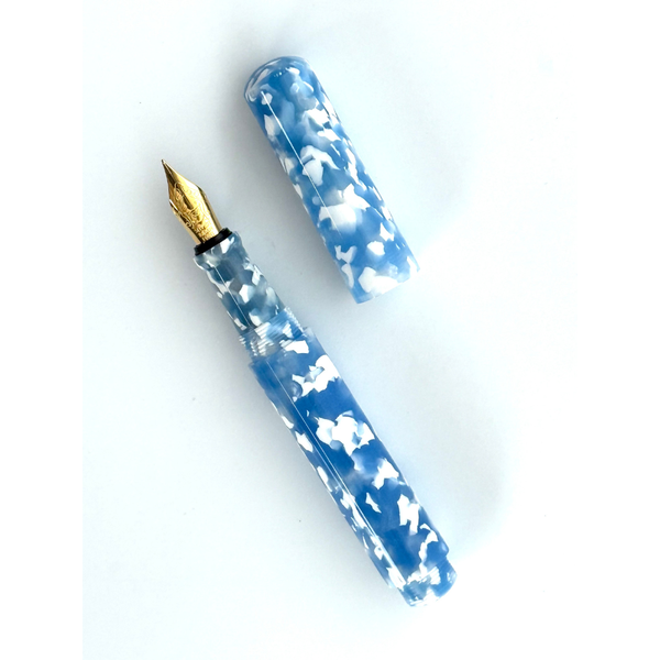 Onishi Hand Made POCKET Fountain Pen (NEW!) - Sora Blue — capped