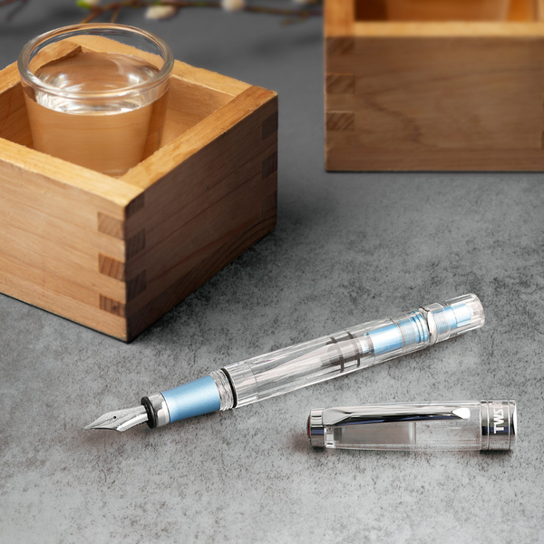 Load image into Gallery viewer, TWSBI Diamond 580 AL Fountain Pen - Iceberg
