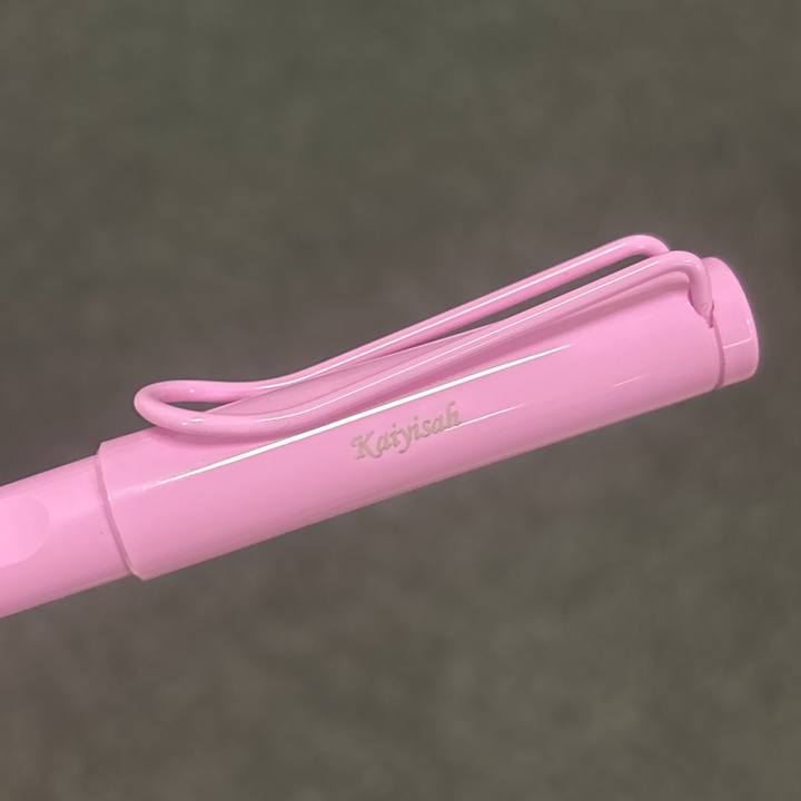 Custom Pen Engraving – Personalised Name Engraving on LAMY Safari Deelite Rollerball Pen - Light Rose (Special Edition) at Cityluxe WorkRoom