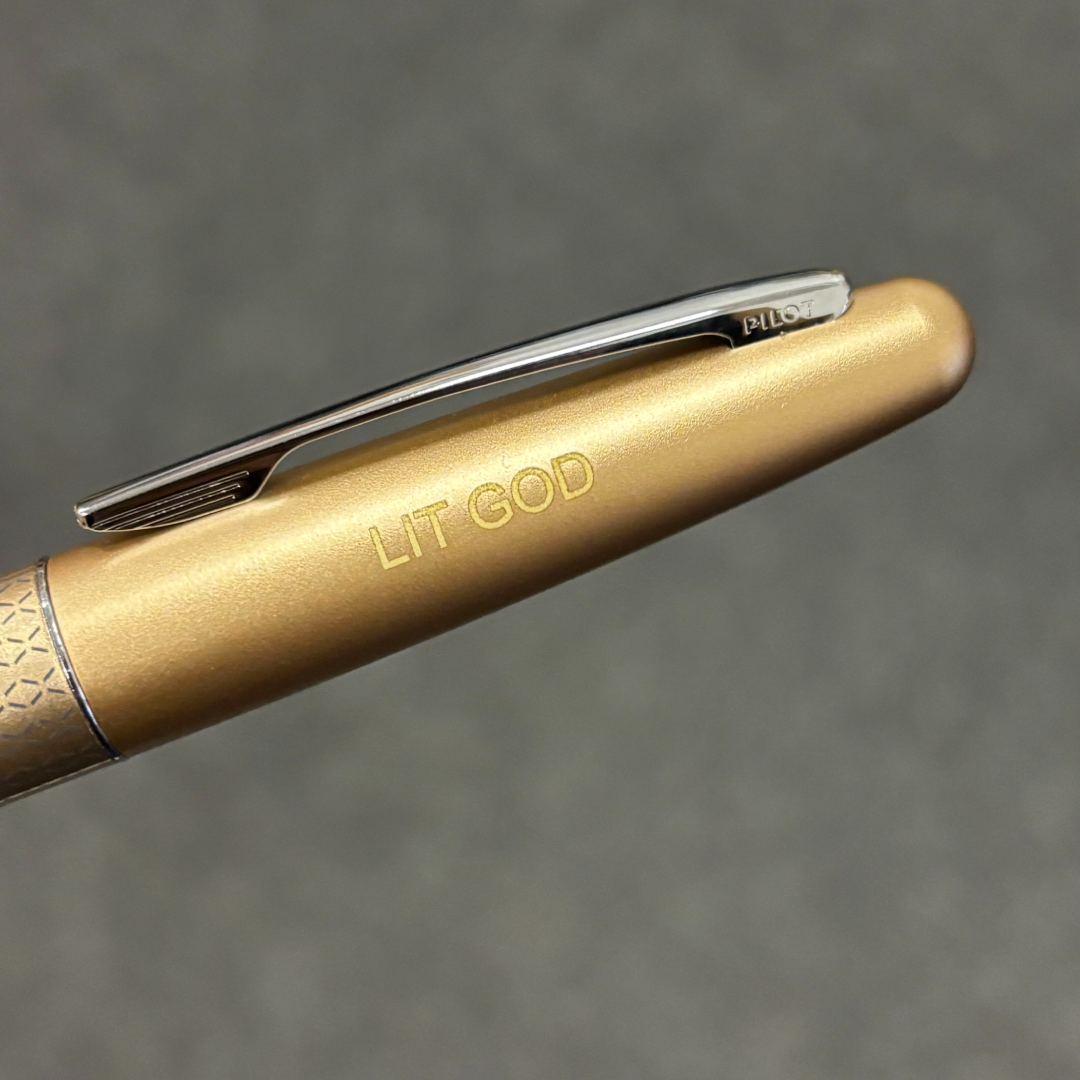 Custom Pen Engraving – Personalised Name Engraving on Pilot Metropolitan Classic MR1 Gold Zigzag Fountain Pen at Cityluxe WorkRoom