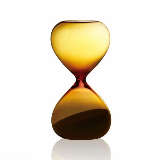Hightide Hourglass M Amber – 5-minute glass sand timer with white sand and warm amber glass body.