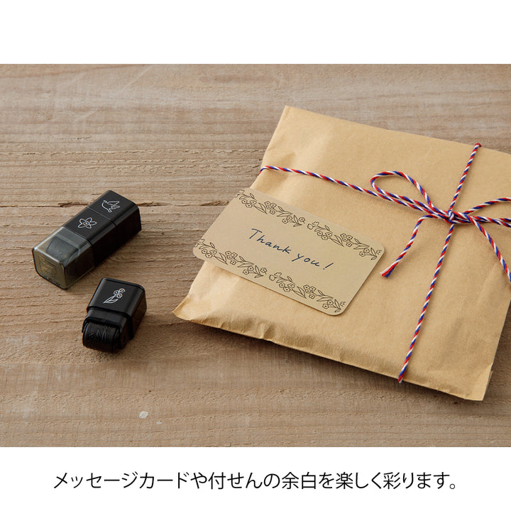 Midori Paintable Stamp Roller - Plant — angle view