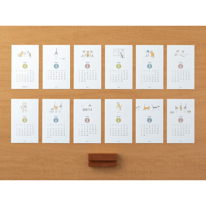 Midori Stand Calendar 2026 - Cat — in use