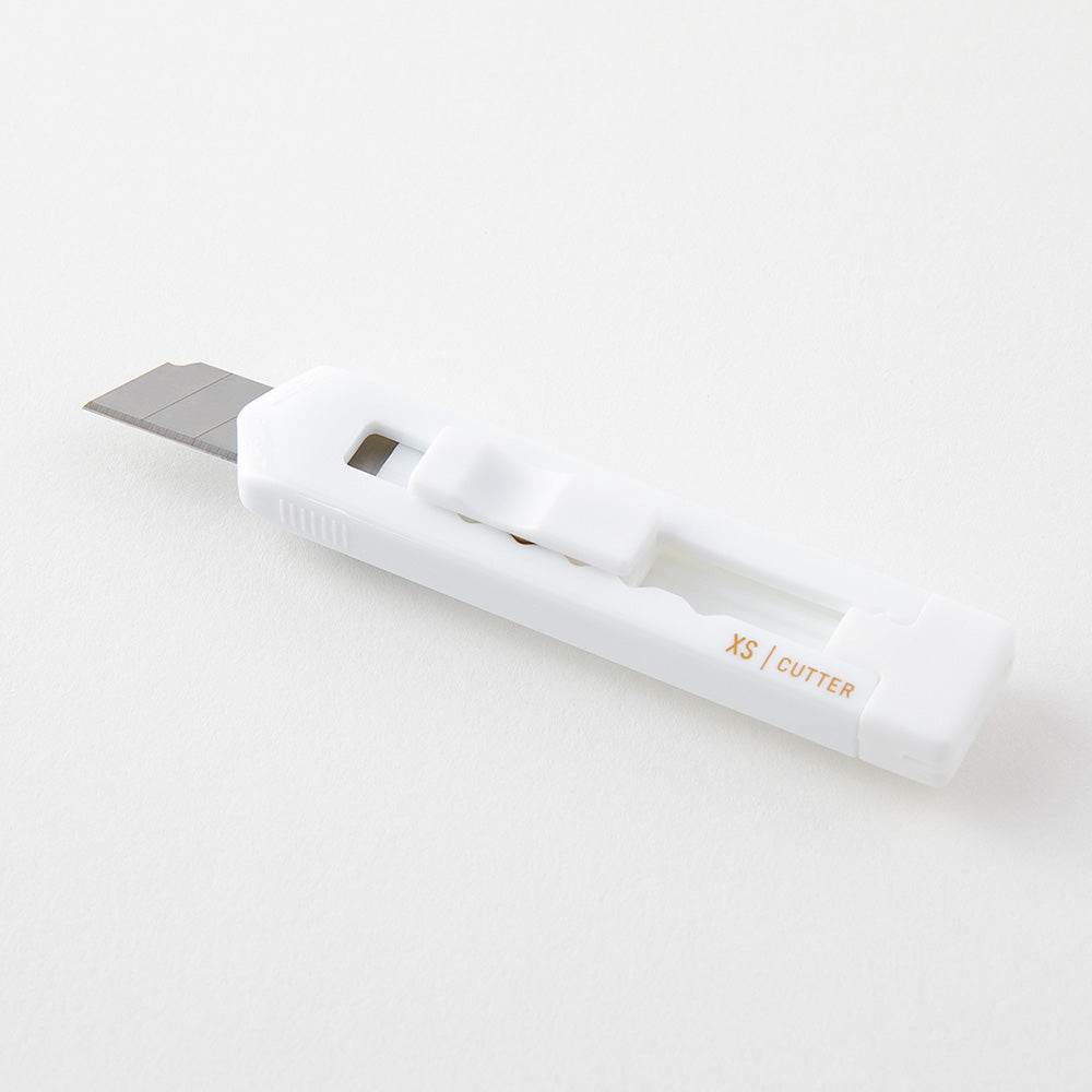 Midori XS Cutter White A