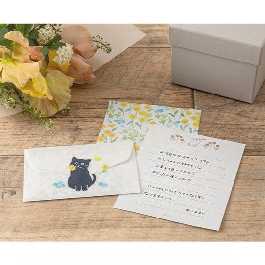 Midori Mini Letter Paper &amp; Envelopes with Stickers 943 For You Cat — angle view