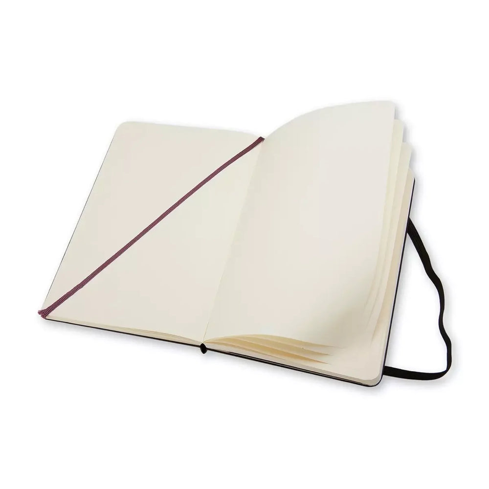 Moleskine Classic Pocket plain hardcover notebook in Black, 9 x 14 cm – photo 2
