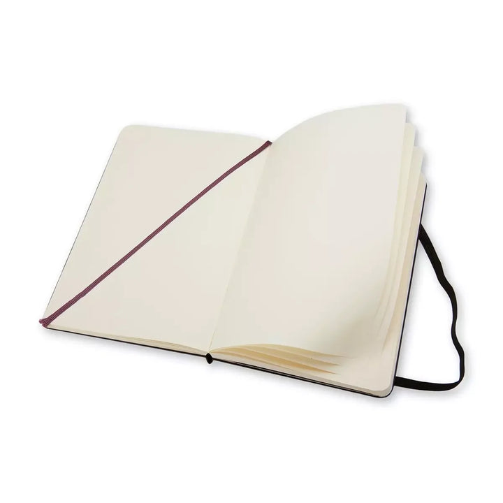 Moleskine Classic Pocket plain hardcover notebook in Black, 9 x 14 cm – photo 2