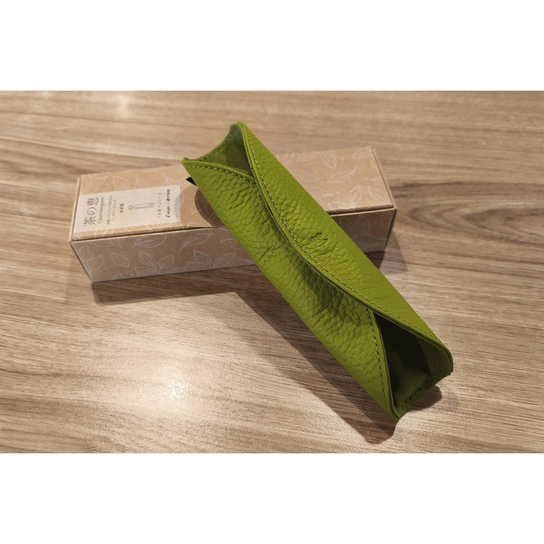 Pilot Chanomegumi tea leather pen sheath in light green, closed