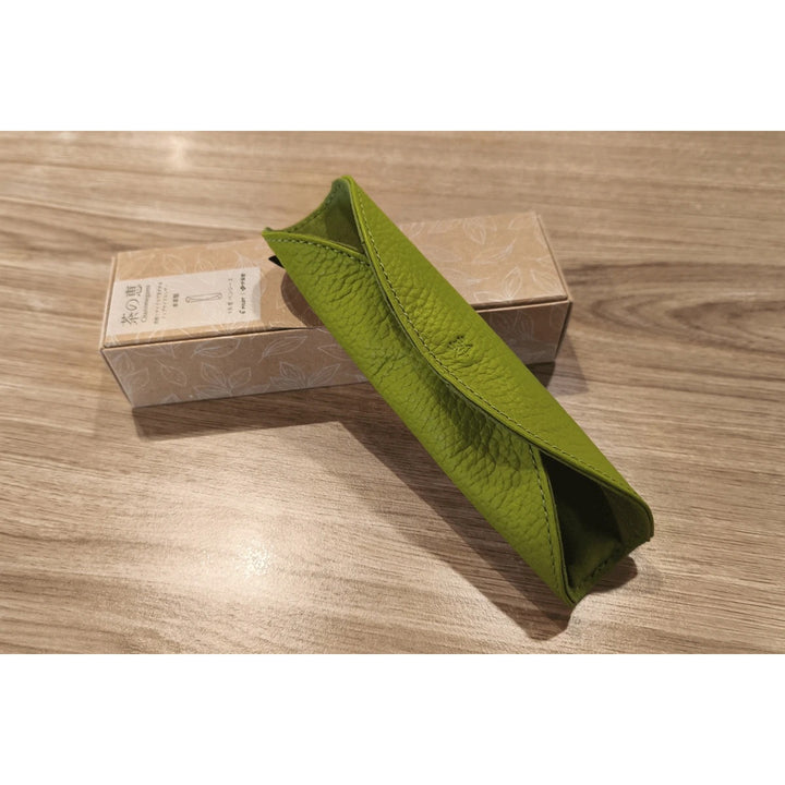 Pilot Chanomegumi tea leather pen sheath in light green, closed