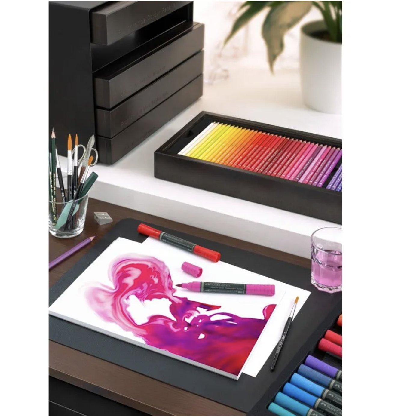 Faber-Castell Art en Graphic (aquarel monochrome set) incl. waterpenseel en aquarelpotloden Graphite Aquarelle, inhoud HB, 2B, 4B, 6B, 8B Faber-Castell Art en Graphic (aquarel monochrome set) incl. waterpenseel en aquarelpotloden Graphite Aquarelle, inhoud HB, 2B, 4B, 6B, 8B