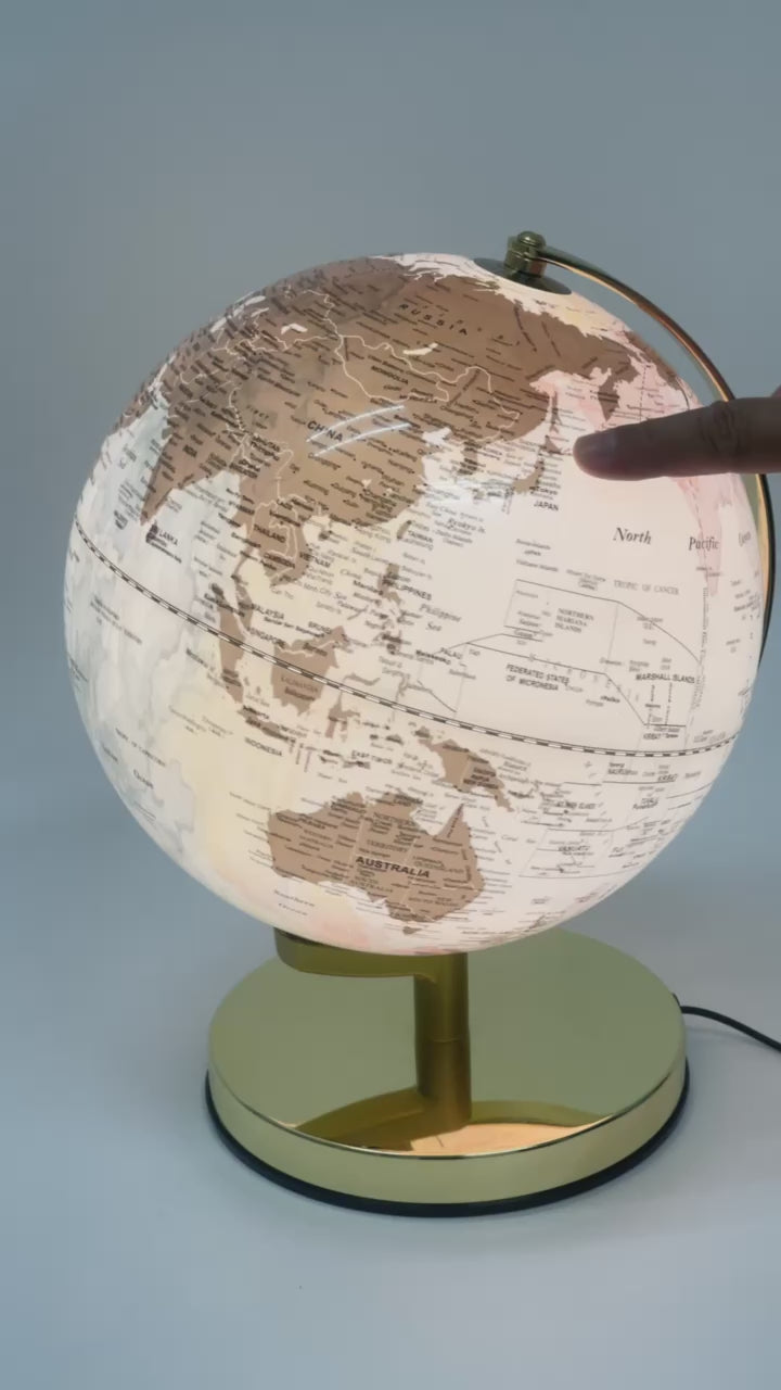 Luxo Painting Globe, Gold Base, Led Light - 25cm