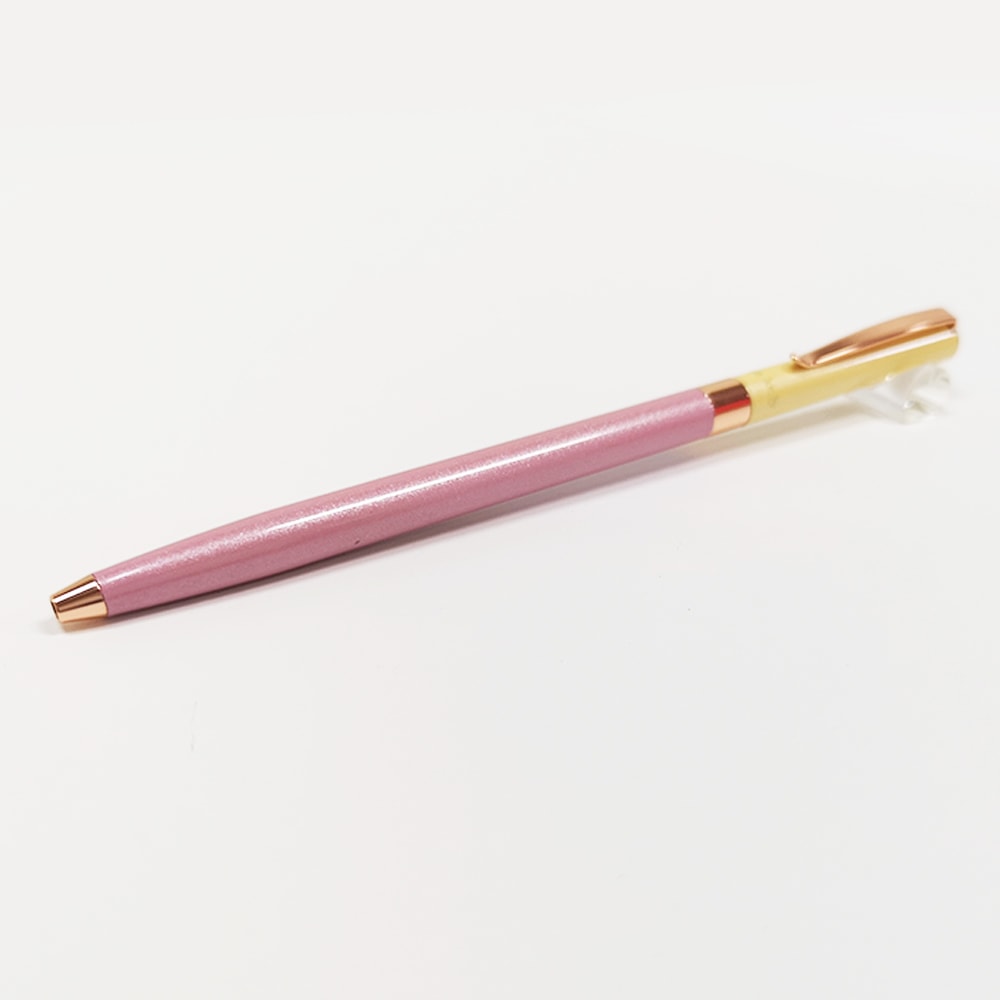 Helen Kelly Candy Pen Strawberry Caramel — engraving example