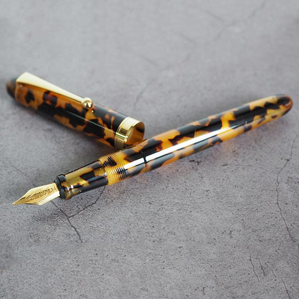 Load image into Gallery viewer, Onishi Seisakusho Handmade Cellulose Acetate Fountain Pen Amber, Onishi, Fountain Pen, onishi-handmade-fountain-pen-amber, Brown, Bullet Journalist, can be engraved, Pen Lovers, Cityluxe
