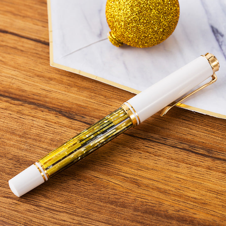 Pelikan Souverän® M400 Fountain Pen Tortoiseshell-White [Pre-Order] — barrel detail