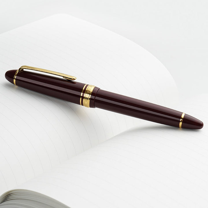 Sailor 1911 Standard Profit 14k Trim Fountain Pen [Pre-Order] — flat lay